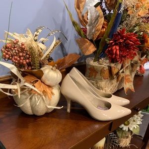 Predictions Comfort Plus Women’s Janine Pointy Toe